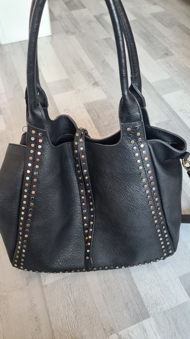 Czarna torebka na ramię