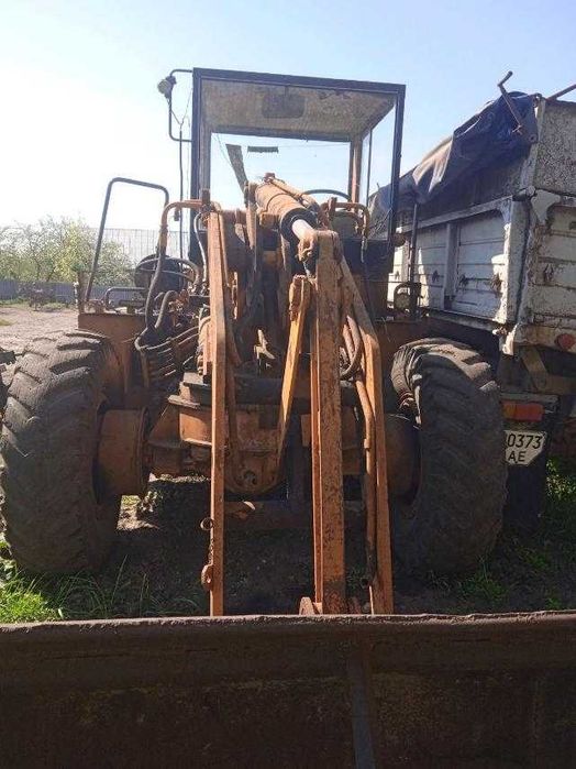 Продам навантажувач UN 053