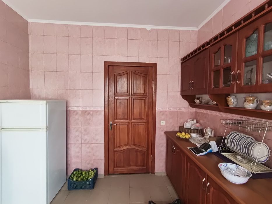 Продається 1/2 будинку,виведена в окреме домоволодіння,в с.Плесецьке
