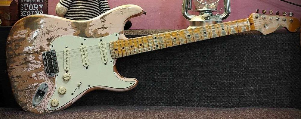 fender stratocaster japan - Купить электрогитары - Цена на OLX.ua