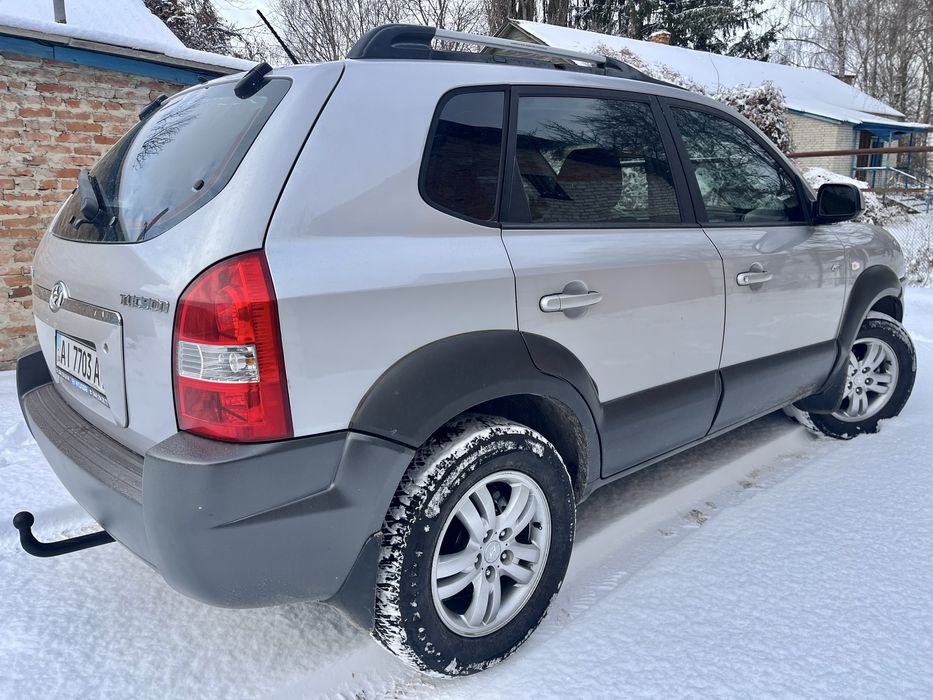 HYUNDAI Tucson 4*4. 2.0бензин! 2006год.
