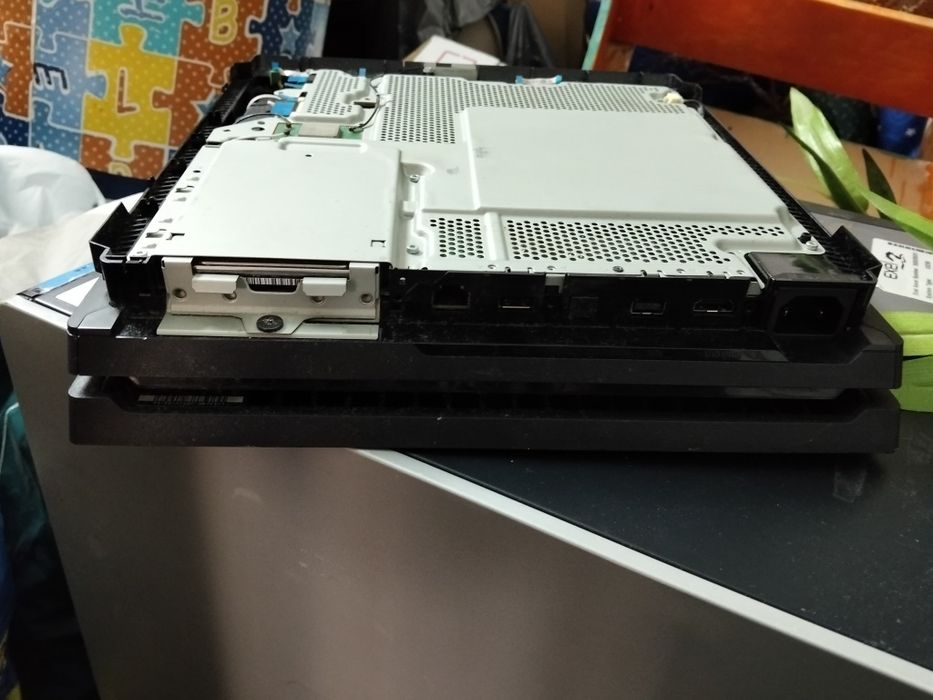PS4 Pro para peças ou reparação da board