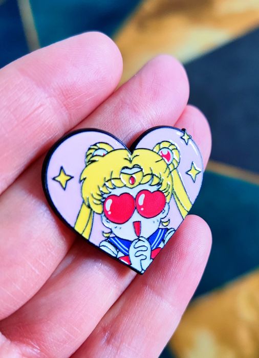 Sailor Moon przypinka broszka.