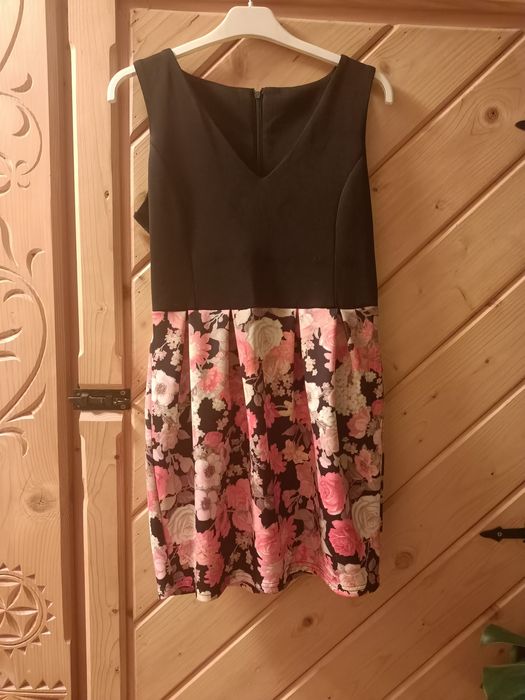 Sukienka bombka w kwiaty