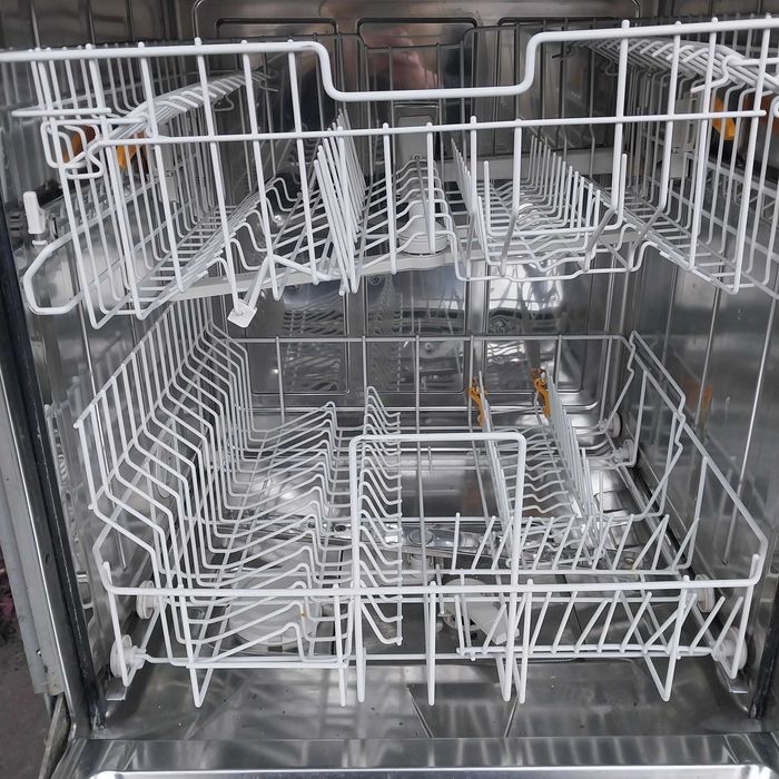 Miele посудомийна машина. Під ремонт, або запчастини.