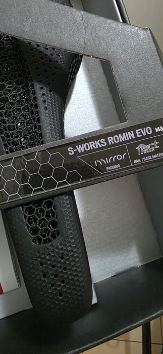 Selim Specialized S-Works Romin EVO com Mirror — como novo