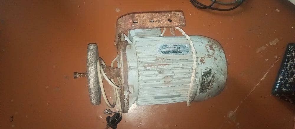 Продам електродвигун Асинхронний 230/380В