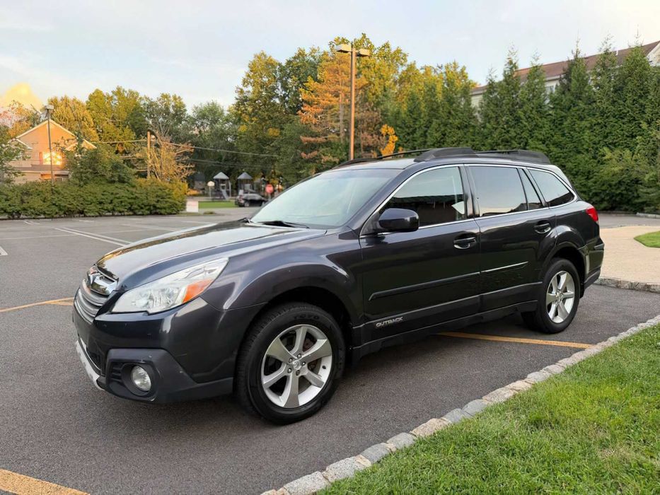 Subaru Outback 2.5i Limited      2013