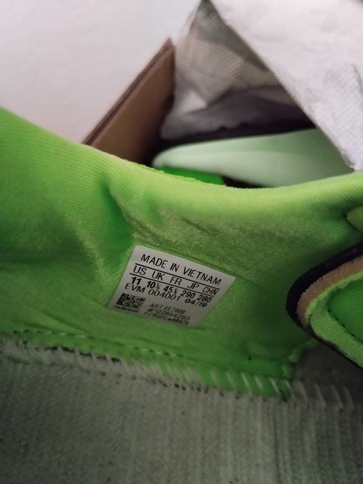 Tênis adidas ozweego