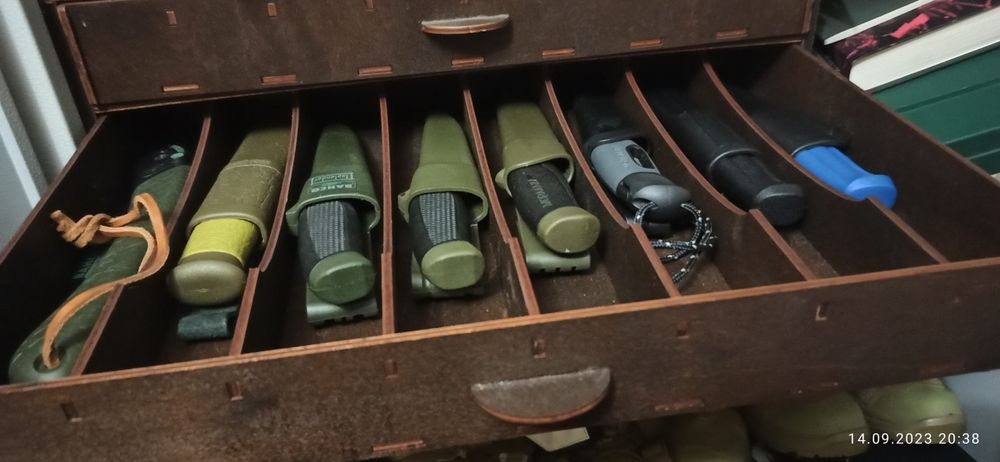 Комод для колекціонування ножів victorinix mora glock buck ontario