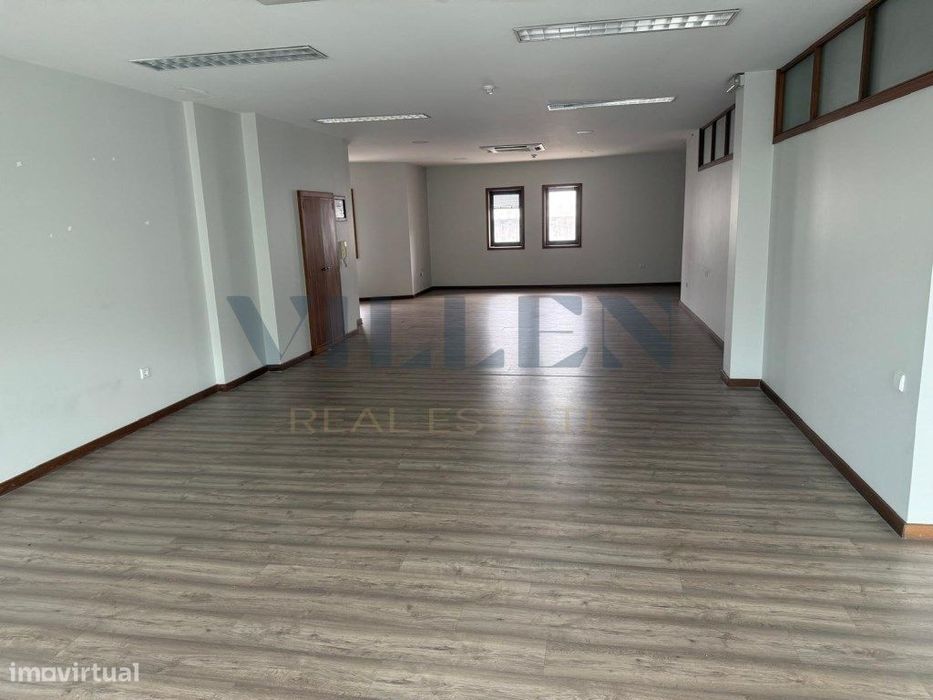 Escritório no Centro de Santo Tirso com 313,4 m² e Potencial para T...