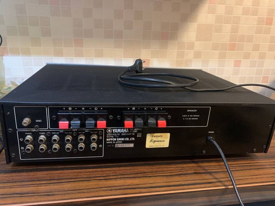 Продам усилитель Yamaha A-550. В защите. Цена с учётом ремонта.