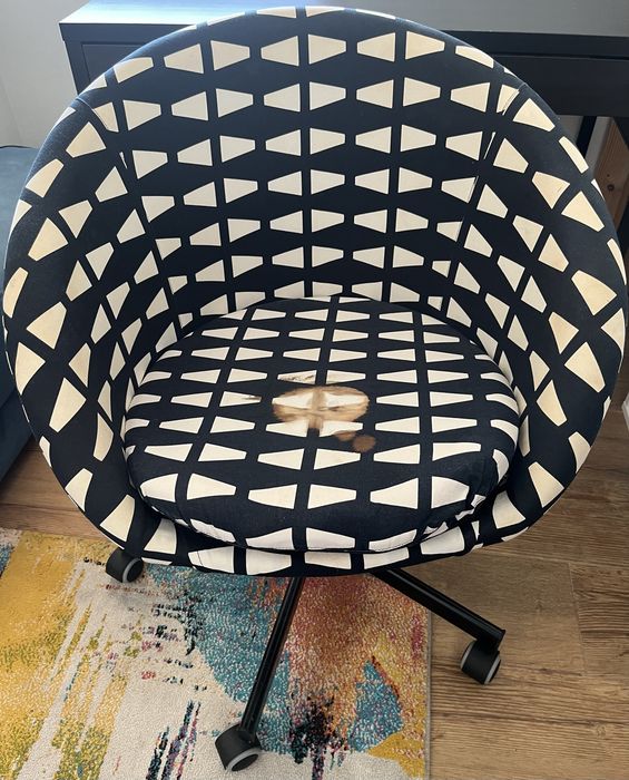 Secretária IKEA MICKE + Cadeira IKEA SKRUVSTA – 40€ (Negociável)