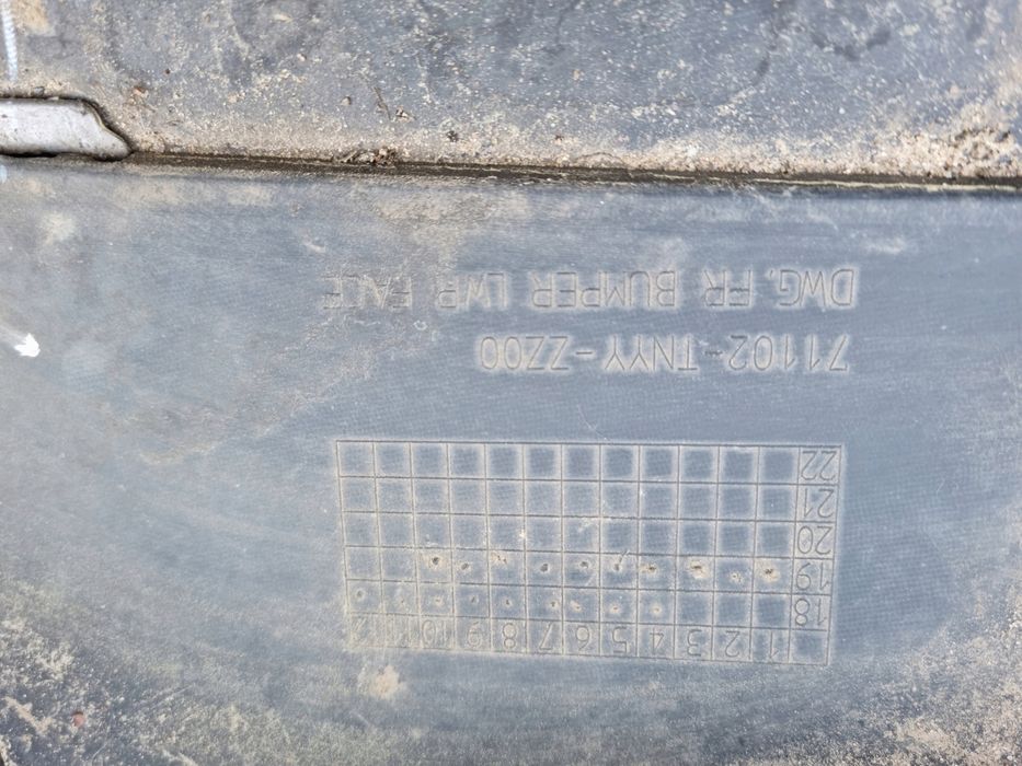 Honda cr v crv V 17  18  zderzak przód ładny stan