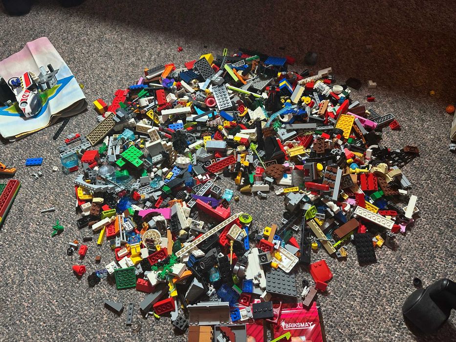 LEGO – Duży zestaw mix klocków ~+-9 kg| Figurka, części, pojazdy, baza