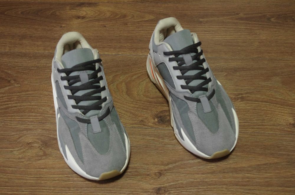 Кросівки Adidas Yeezy Boost 700 magnet 40 розмір оригінал чудовий стан