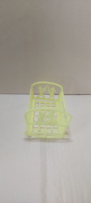 Berço antigo Ribeirinho — Fábrica de Pentes do Ribeirinho — 15 €