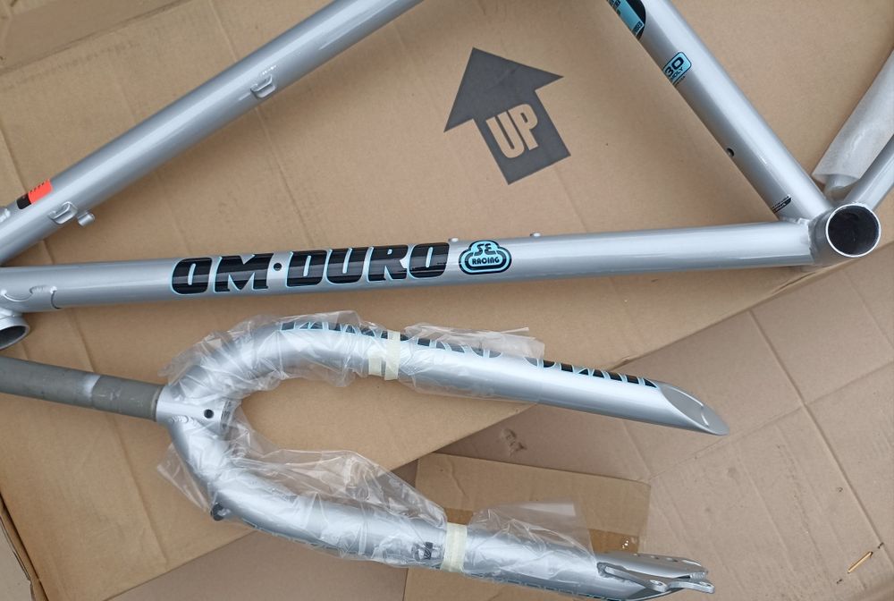 Nowa rama  + widelec Se bikes 27.5  BMX  Racing