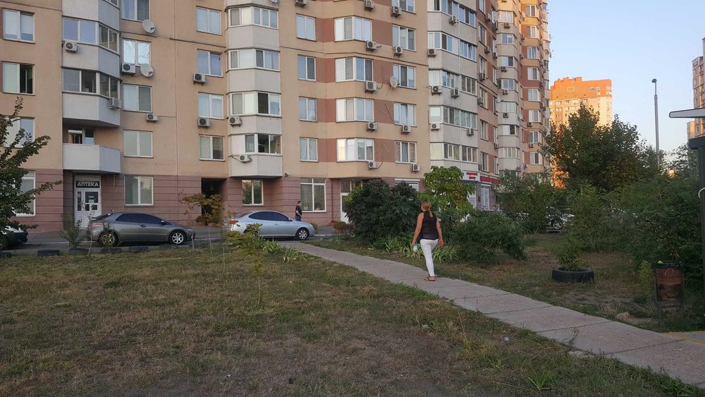 Оренда приміщення на вул. Олени Пчілки 2 3