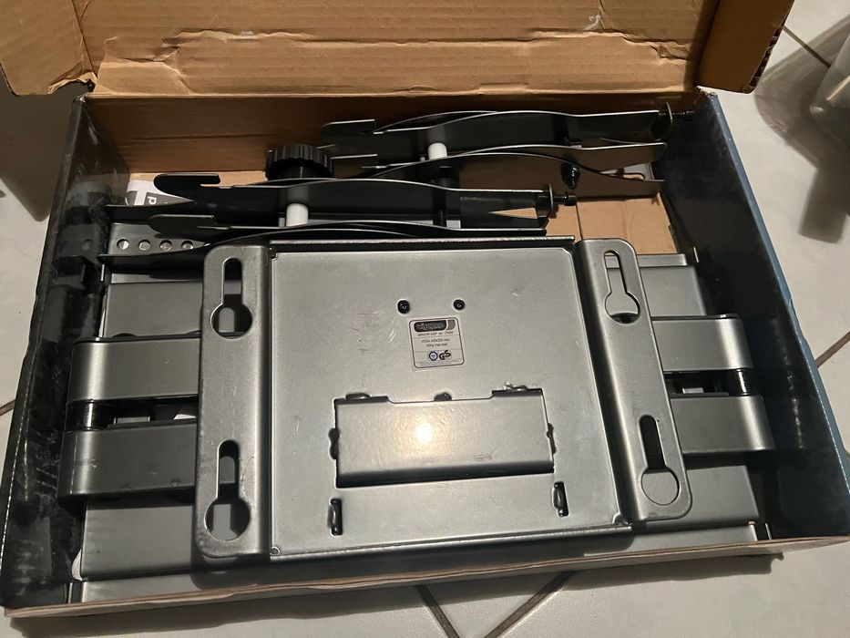 Uchwyt na ścianę na telewizor nowy