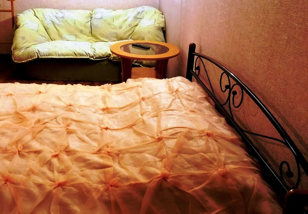 СВОЯ СУТКИ ЧАСЫ 1 к.кв. пр.Тракторостроителей,  ЦНАП.