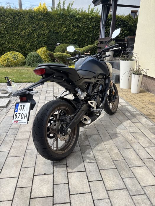 Honda cb125r niski przebieg