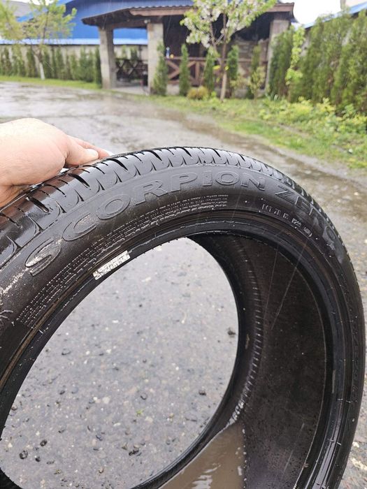Шини PIRELLI  275/40 R20
