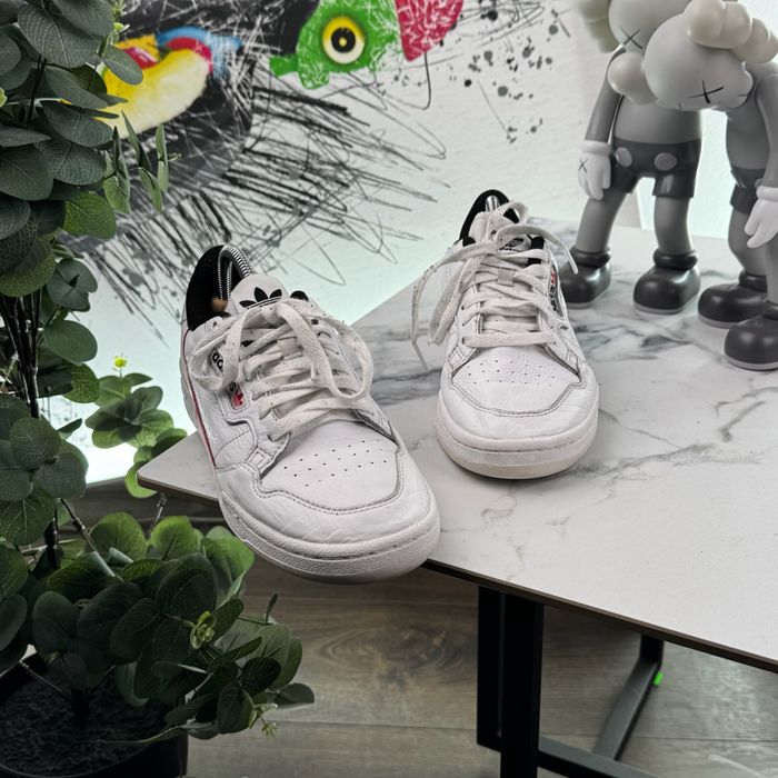 Кросівки шкіряні Adidas Continental 42 розмір E136