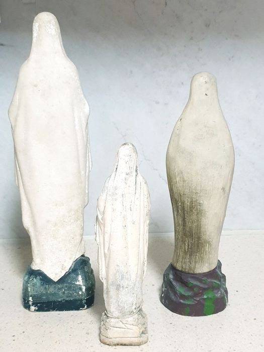 Lindas antigas francesas esculturas de Nossa Senhora de Lourdes