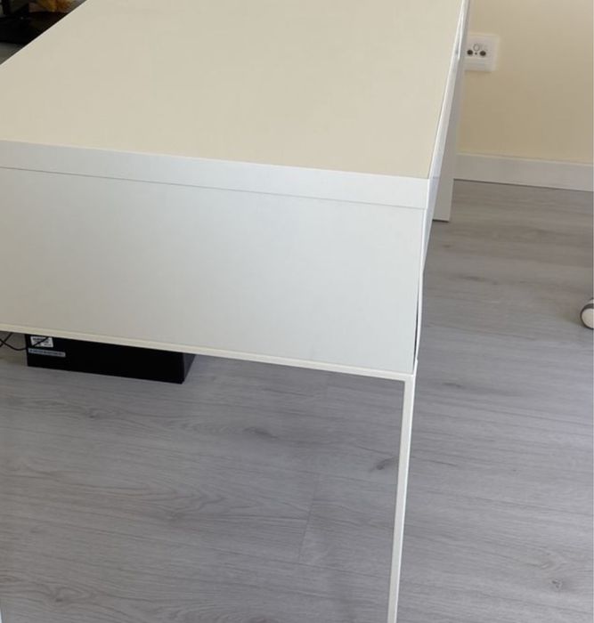 Secretária branca ikea
