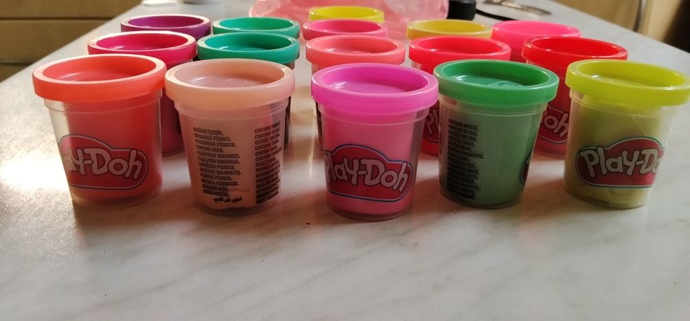 Набір 16 шт різнокольорового пластиліну Play-Doh