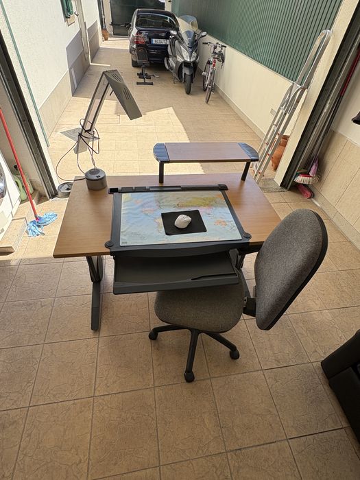 Secretaria de escritorio como nova + cadeira+ candeeiro
