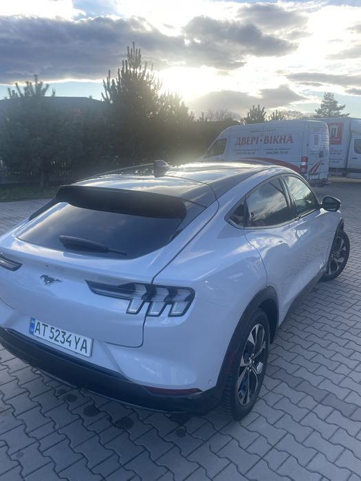 Ford mustang mach-е premium