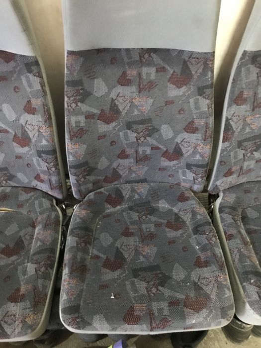 Автосидіння тройка на стійках