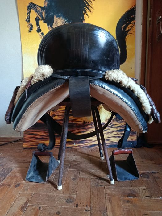 Vendo Montura Vaquera tradicional acento semi profundo.