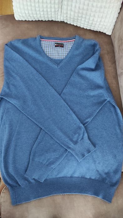 Męski sweterek w kolorze jeansowym