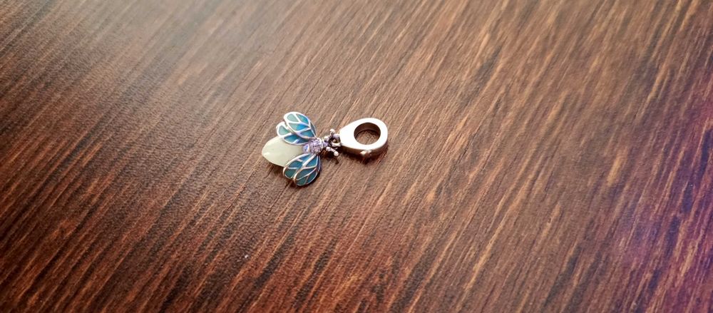 Charms koralik pszczółka posrebrzany