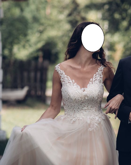 Piekna suknia ślubna