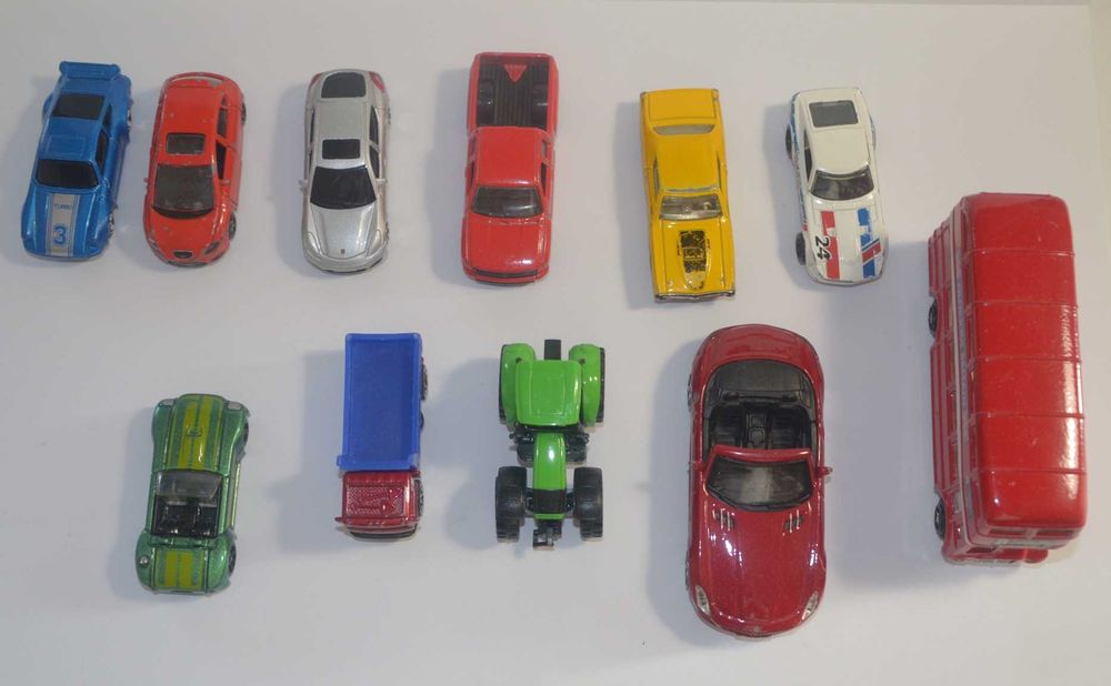 Resoraki metalowe, różne, zestaw, autka