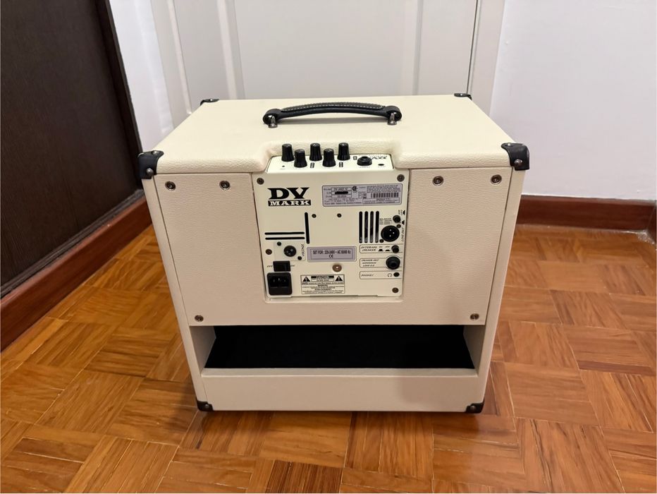 Amplificador de guitarra combo DV Mark Jazz 12