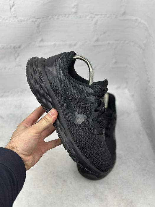 Чоловічі чорні спортивні кросівки Nike Revolution 42.5p