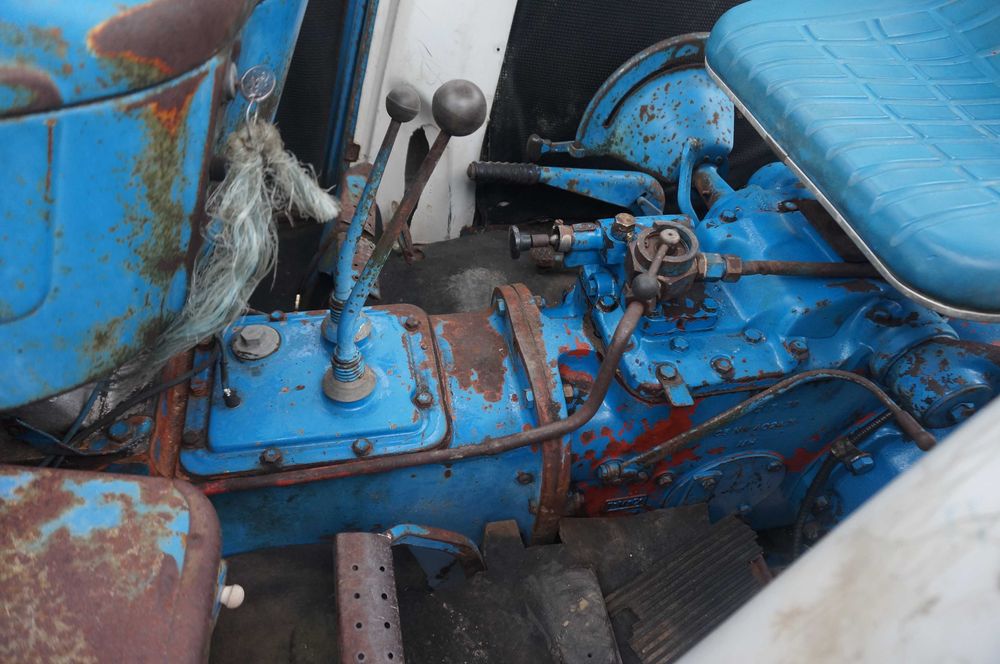 ciągnik ford 4000  z turem nie zetor