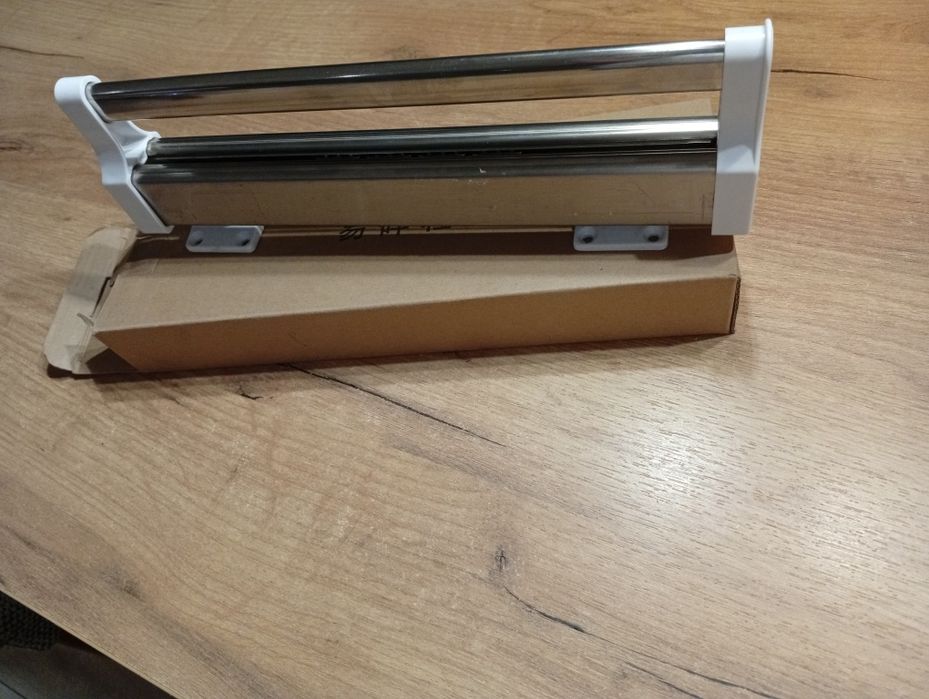 Nowy wysuwany wieszak