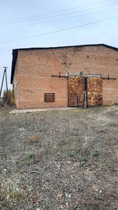 Здается 2 приміщення загальною площею 1400 квадратів 85 км від Києва Житомирський район ВСІ КОМУНІКАЦІЇ 250 Квт
