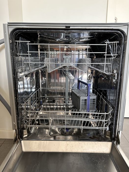 Máquina de Lavar Loiça Beko DIN26220 – Encastre 60 cm – Para Reparação ou Peças