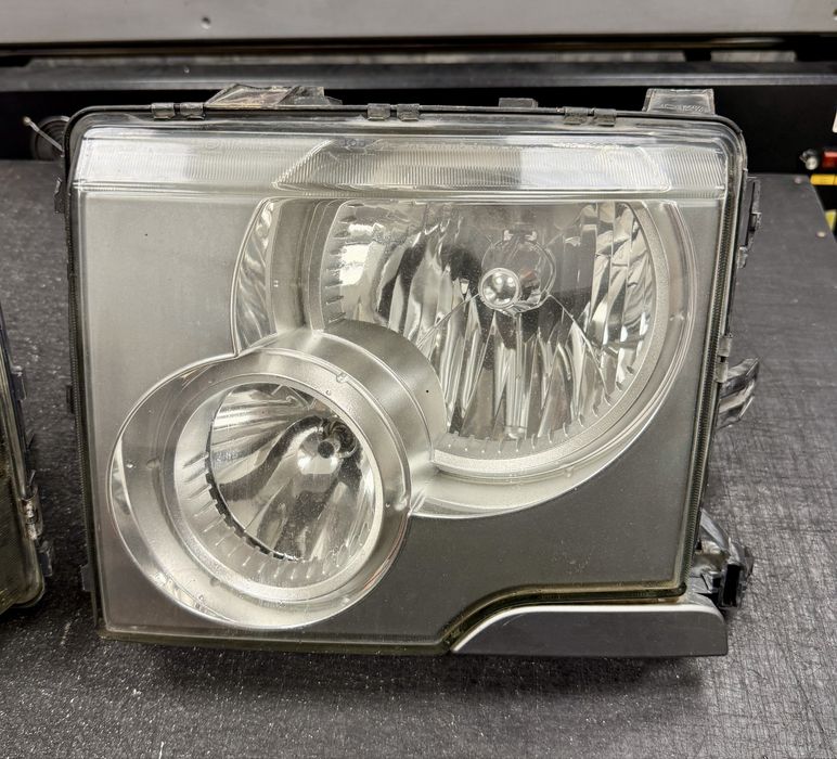 Lampy przednie reflektory Range Rover Vogue L322
