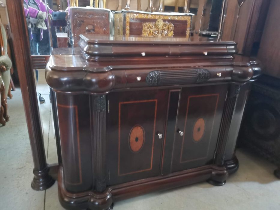 Sapateira móvel de entrada e grande espelho!
Com boa arrumação e uma o