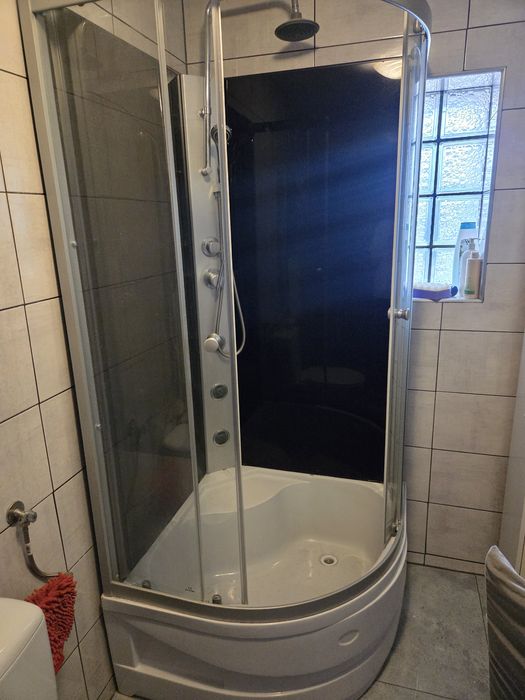 Kabina prysznicowa z głębokim brodzikiem