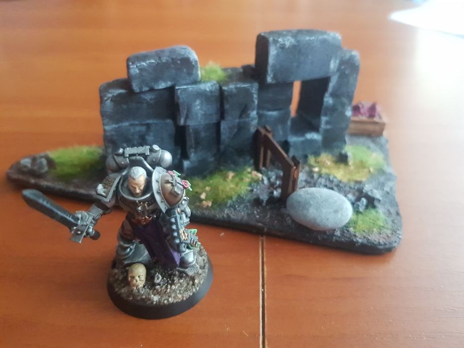 7 elementów 
Zestaw makiet do gier bitewnych. Warhammer, d&d