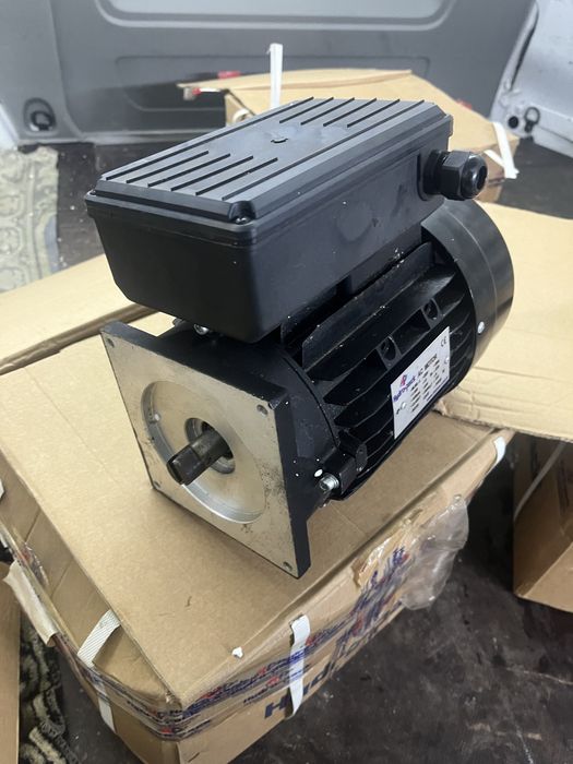 Однофазний електродвигун Hydro-pack ML90L-4 220v 50Hz 1.1 kw 1420 об